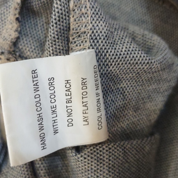 SLIGHTLY USED HESPERUS PLAID SKIRT CREAM BLACK AND BABY BLUE SIZE JUNIOR M - Picture 8 of 8